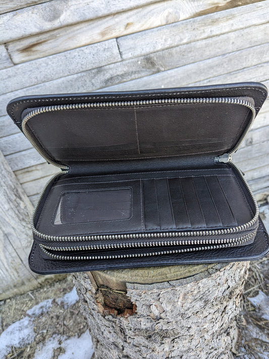 Large Clutch