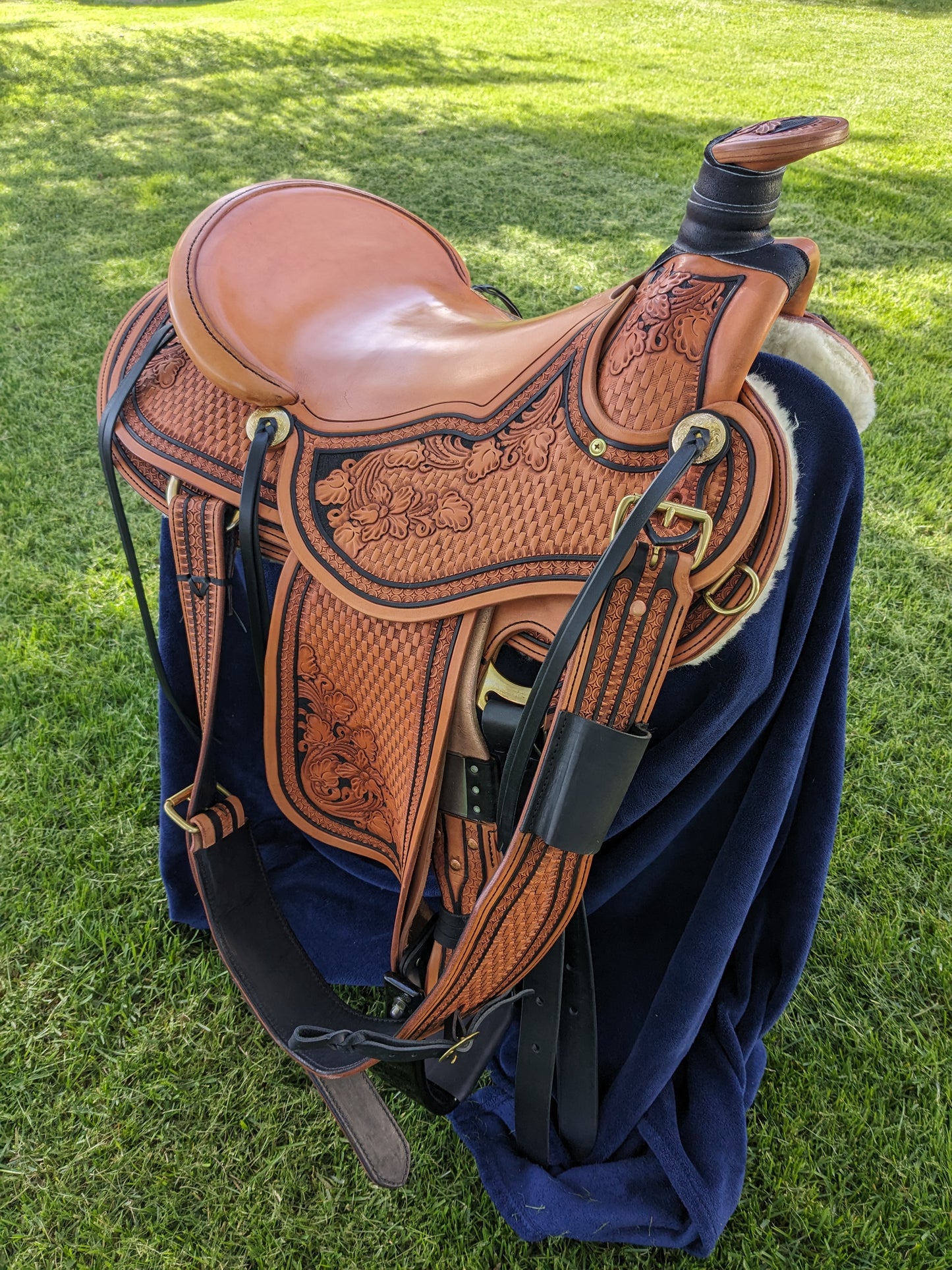 Custom 007 western saddle